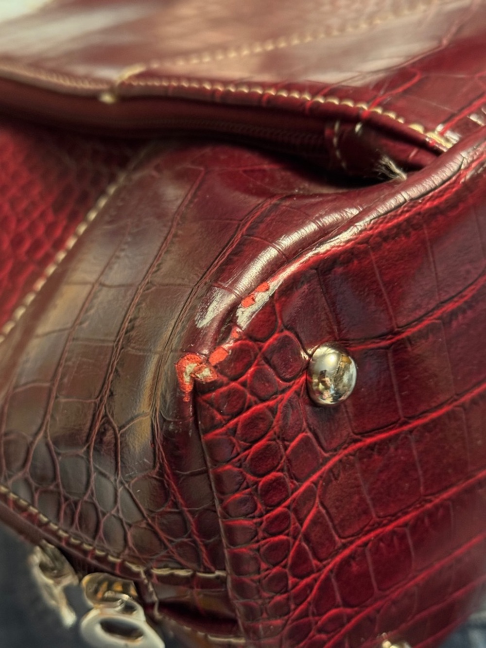 CaseLogic Faux Aligator Burgundy Laptop Tote - Picture 5 of 5